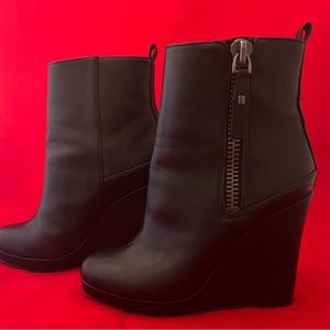 🌹NWT Nine West Hart N Solo black booties Size 6